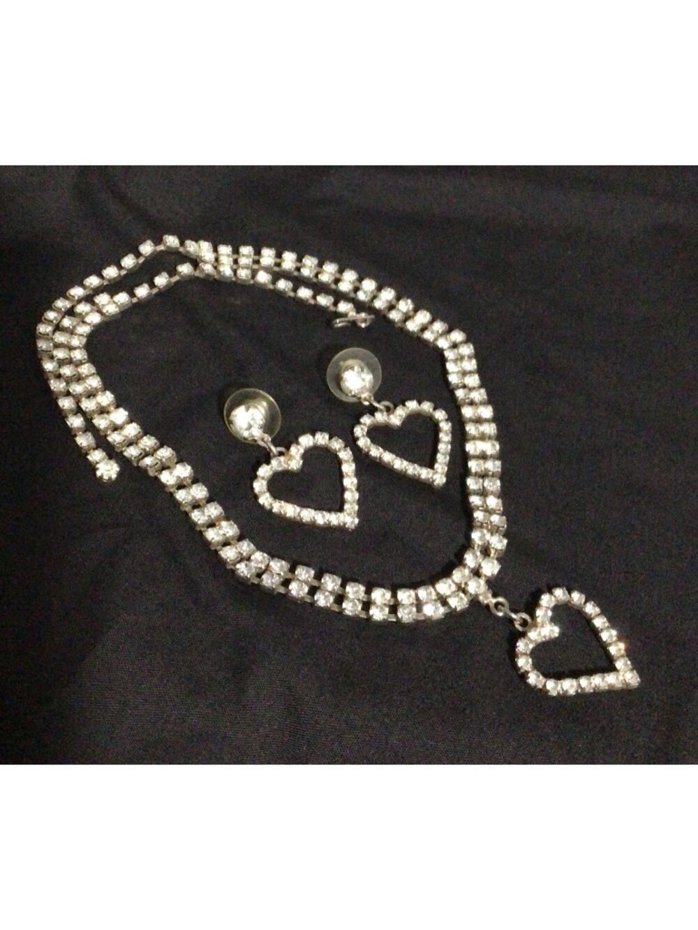 Heart-Shaped Rhinestone Choker Necklace & Earrings Set - Sparkling Silver-Tone J